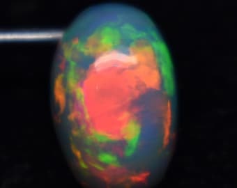 Natürliches äthiopisches Opalcabochon, Multi-Honigwabenfeuer, 2.05 Karat, 12X7.8X5.1 MM