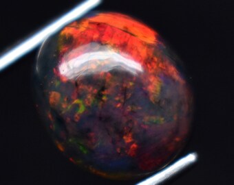 Piedra preciosa de ópalo etíope negro ovalado de 2 quilates, Galaxy Fire