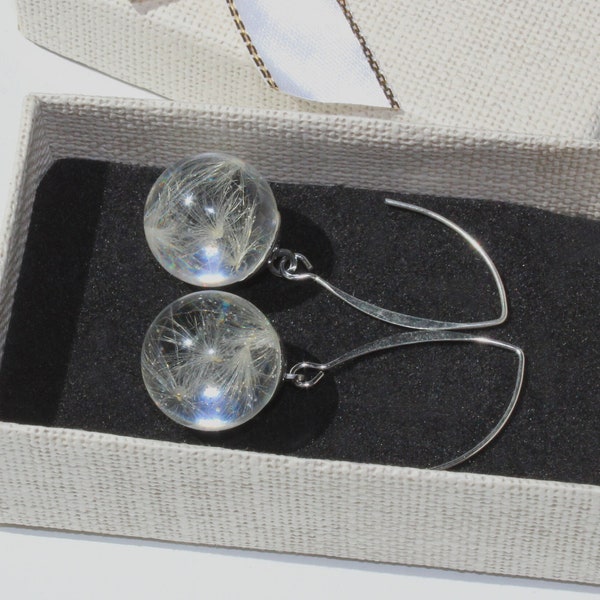 Ball earrings with dandelions. Long dangle sphere earrings. Ball ohrringen mit Pusteblumen. Löwenzahn ohrringen.