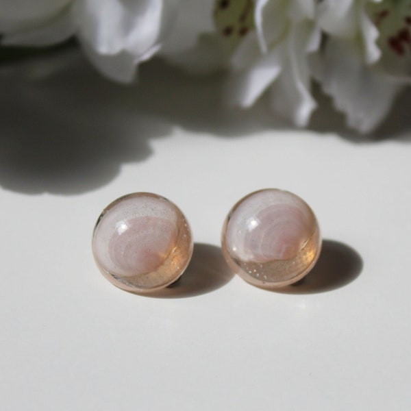 Shell earclips. Clip on earrings. Non-pierced earrings. Ohrclips.  Classic 15mm earclips. Ear-clips with rose shell. Tiny ear clips for her