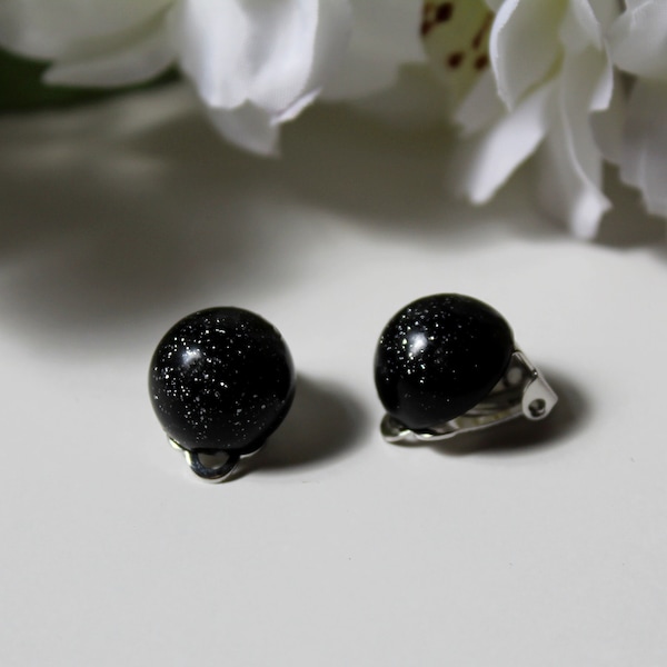 Black earclips Clip on earrings Small black non-pierced earrings for woman Sparkle black clip on earrings Schwarze Ohrclips