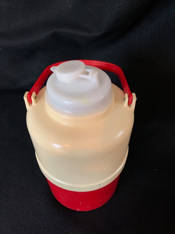 Plastone's Half Gallon Picnic Jug Hot or Cold View 4