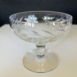 4 Vintage Etched Glass Footed Coupe or Dessert Bowls