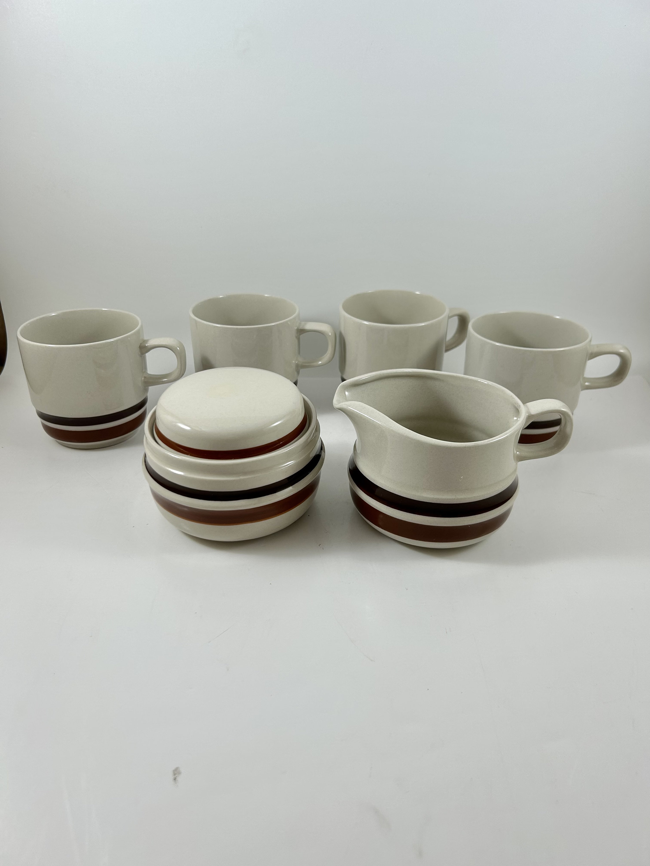 カントリーハートの食器セット Amazon.com: Certified International 22803SET4 Christmas on
