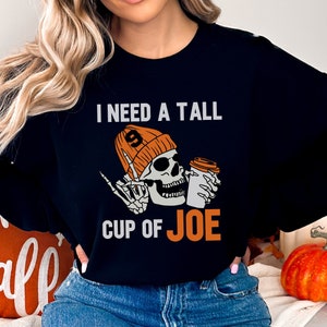 Sudadera de fútbol de Cincinnati, sudadera con capucha de Burrow, cuello redondo de Halloween de Cincinnati, regalo divertido de Burrow, taza alta de café, fútbol de Cincinnati