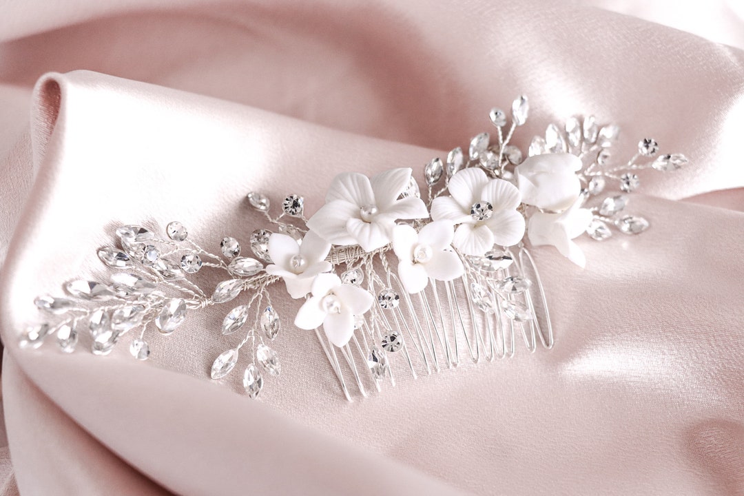 Wedding bridal hair comb large vtg flower clear Large Vintage Flower and Leaf Bridal Hair Comb - Etsy main image 2
