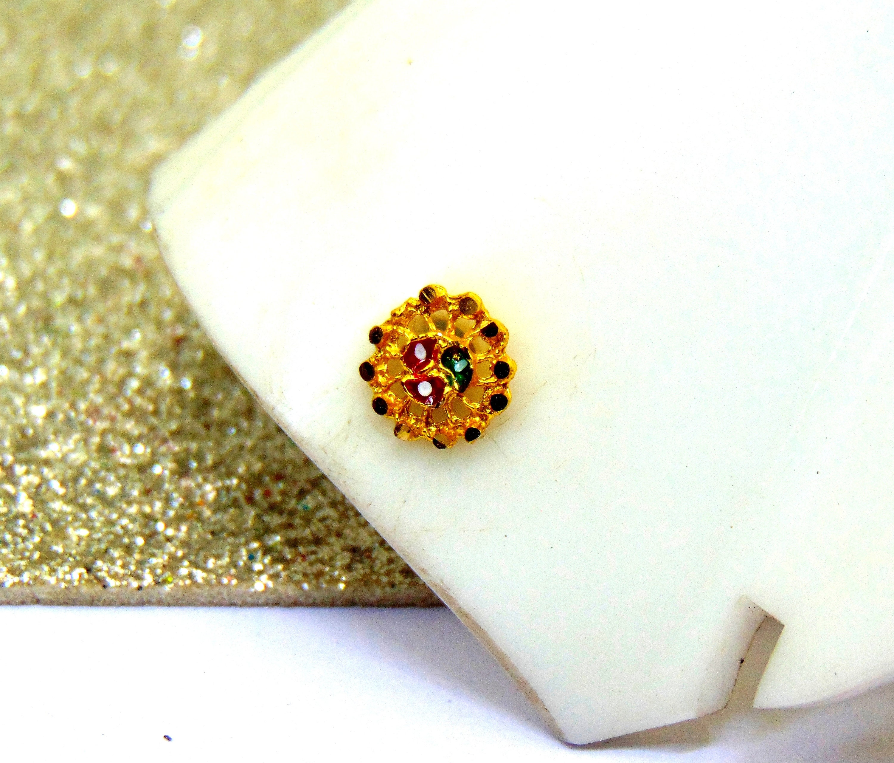 Sindhi style nose pin deals