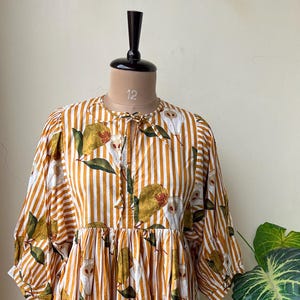 Florales handgemachtes Midikleid, Boho Baumwollkleid, Kleider für Frauen, Geschenk für Ihre geliebten kurzen Tuniken String Näher, Blumenbaumwollkleid
