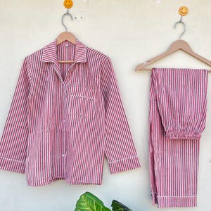 Pijama largo de algodón con estampado de rayas / Pijama suave para mujer / Pijama de verano hecho a mano / Conjunto de pijama de dama de honor / Regalo para ella