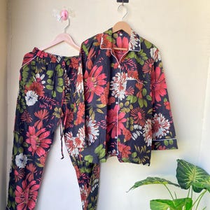 Beautiful Floral Print Pajama Set, Indian Cotton Pj Set, Women&#39;s Night Suit, Summer Cotton Pajama Set, Luxury Pant Shirt Set, Beach Cover Up