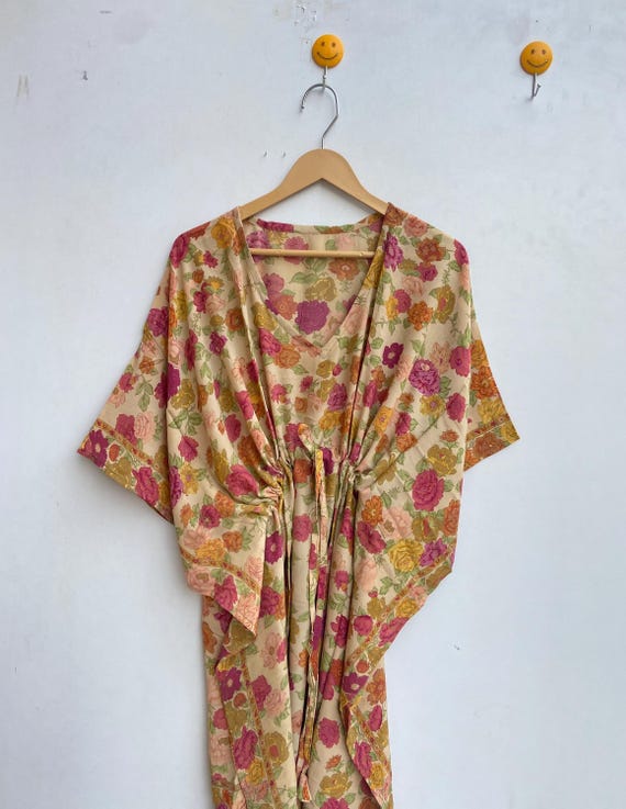 Magnifique caftan de soie crêpe à imprimé floral, robe de soirée