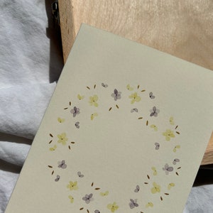 Postkarte DIN A6 - Unikat - Handmade - Blumenkranz - Blumen - Aquarell - Gold