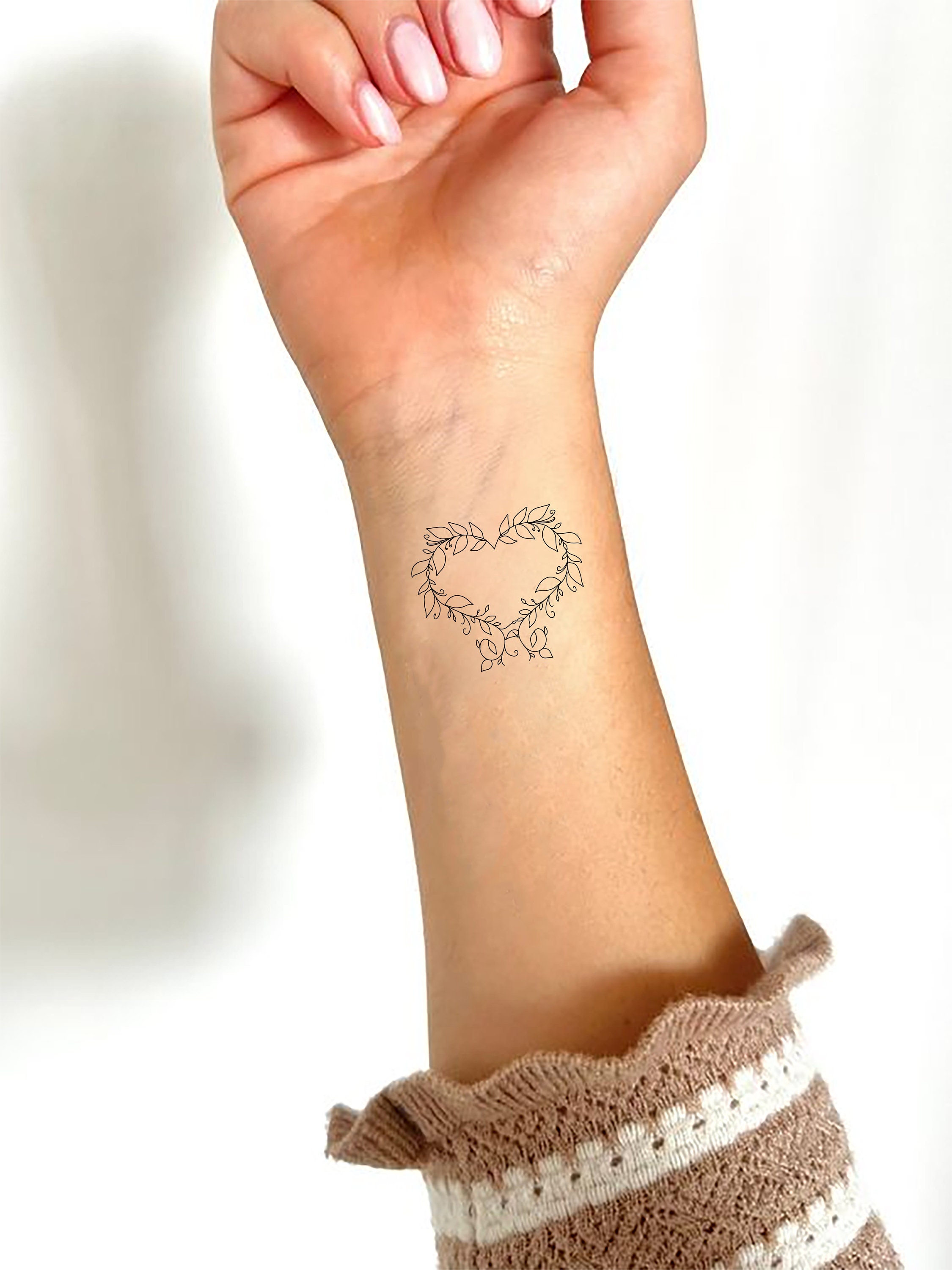 Heart ankle bracelet tattoo | Ankle bracelet tattoo, Tattoo bracelet, Ankle  bracelets
