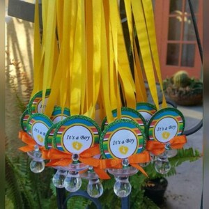 12 collares de chupete con temática de Baby Boy Fiesta para favorecer juegos de baby shower (hoja de juego 8 X 10 GRATIS, 1 por pedido)