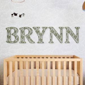 Letras florais para quarto de bebê | Placa de nome personalizada | Decoração boho para quarto de bebê | Arte de parede para quarto de menina | Letras de madeira personalizadas | Presente para chá de bebê