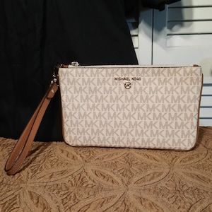 Bolso de mano con logotipo grande de Michael Kors Vanilla Bolso de mano con logotipo de Michael Kors Bolso de mano blanco de Michael Kors
