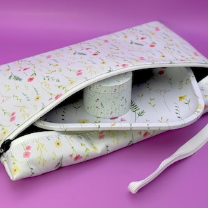 Smell Proof Bag, Grinder & Rolling Tray Set Floral 3-in-1 | Beautiful Flowers Matching Kit, Cute Aesthetic Gift for Her
