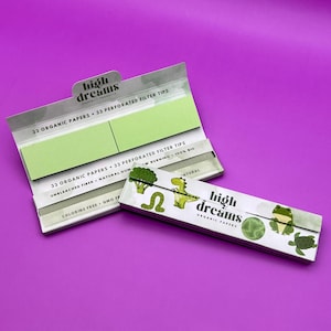 Green Rolling Papers with Tips 33 Leaves + 33 Filter Roach Card (King Size)