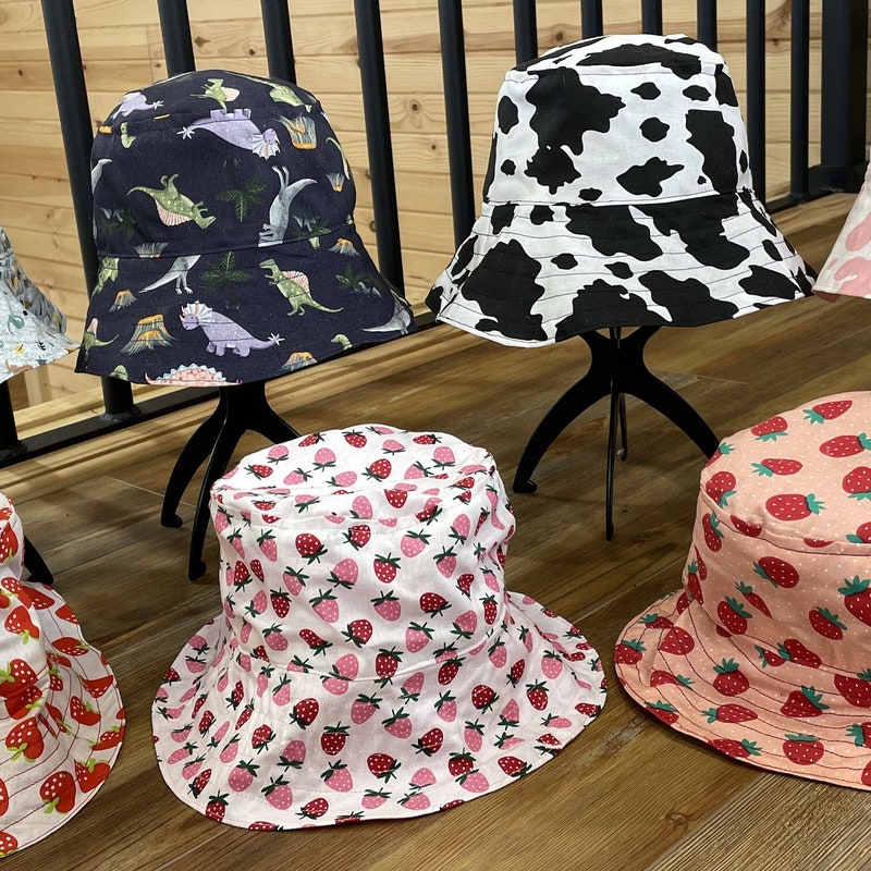 Babyhug Cotton Bucket Hat Strawberry Print with Bow White - Diameter 16 cm main image 0