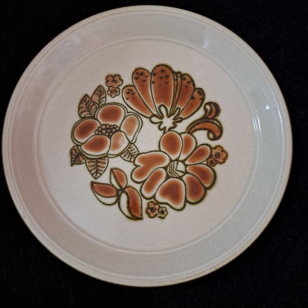Lovely Vintage British 1970s KILNCRAFT Dinner Plate from the FESTIVAL Range with 'Rafflesia' Flower Design