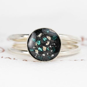 Remember Me Ring, Dainty Keepsake Ring, Cremate Ring, Jewelry from Ashes, Pet Ash Jewelry, Pet Ashes Ring, Ashes Ring,  (NON-HUMAN REMAINS)