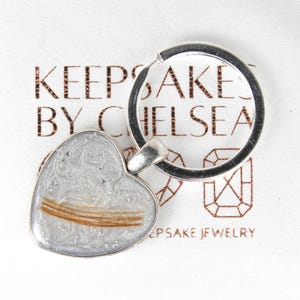 Memorial Keychain, Pet Fur, Memorial Keepsake, Keepsake Keychain, Remember Me, Ashes Keychain, Lock of Hair Keepsake [NON-HUMAN ASHES]