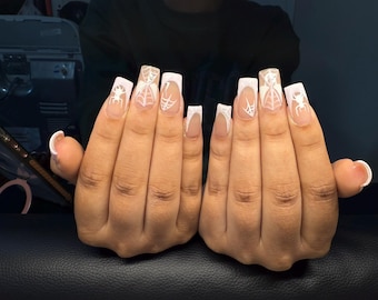 Uñas postizas cuadradas con temática de Spiderman rosa hechas a mano