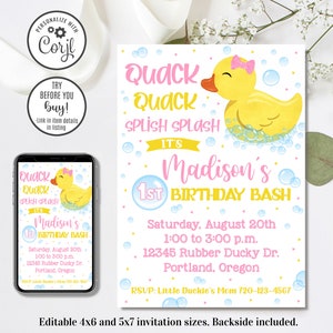 Puede incluir: Un pato de goma amarillo con un lazo rosa se encuentra en un baño de burbujas. La invitación dice "Quack Quack Splish Splash It's Madison's 1st Birthday Bash" con la fecha, la hora y la ubicación. La invitación es para una fiesta de primer cumpleaños.