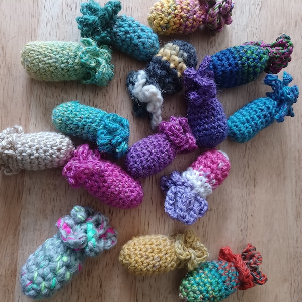 Set of Homemade catnip toys, Set of 4 Catnip Crocheted Cat Toys, catnip torpedoes, yarn cat toys, handmade cat toys, toys for active cats