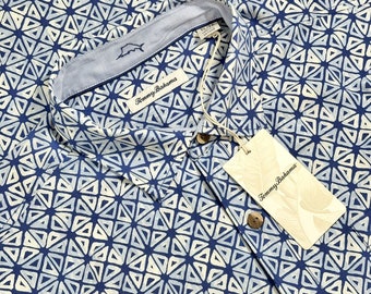 TOMMY BAHAMA Blue Geometric Short Sleeve Shirt Size L  Brand NEW w/ Tags
