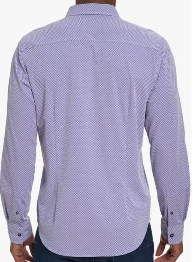 Puede incluir: Camisa abotonada de color lila claro con un peque&ntilde;o patr&oacute;n geom&eacute;trico repetitivo. La camisa de manga larga tiene un cuello cl&aacute;sico y pu&ntilde;os abotonados. La camisa est&aacute; hecha de una tela ligera.