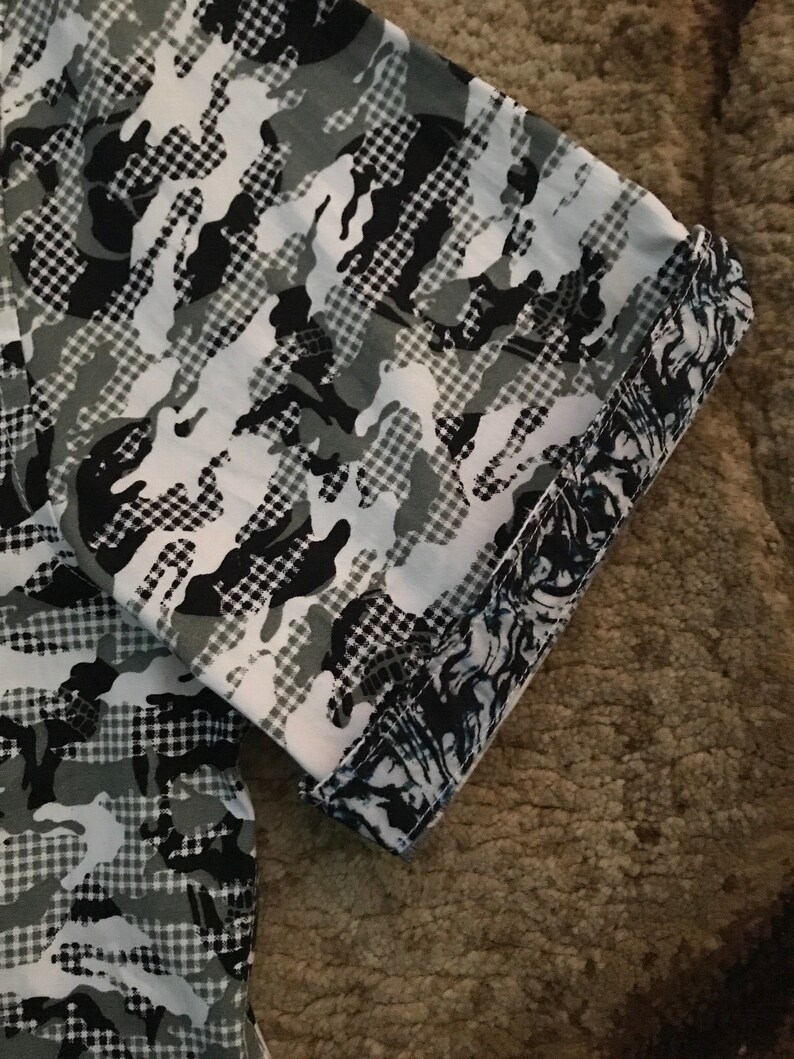 Robert Graham Green Black Camo Short Sleeve Shirt Size M BRAND NEW w/ Tags image 5