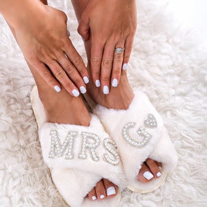 Fluffy Pearl Mrs Slippers, Bride Gift, Custom Bridal Slippers