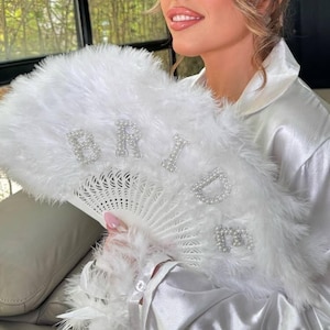 Feather Bride Fan , Custom Bride Wedding gifts, Bachelorette party gifts, Wedding shower gifts, Bridal Gifts, Feather fan, Pearl Feather Fan