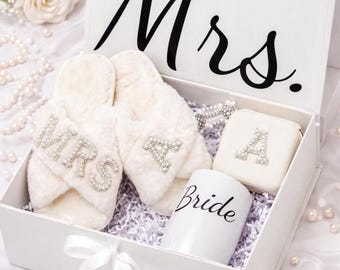 Luxury Bridal Gift Box – Bride To Be Gift Box – Future Mrs Gift – Wedding Gift for Bride – Bachelorette Party Gift Set