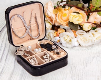 Travel Jewelry Case, Custom Jewelry Box, Bridesmaid Proposal, Bridesmaid Jewelry Box, Bridesmaid gifts,  Bridal Party Gift - velvet jewelry