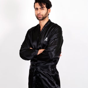 Bata de satén personalizada: regalo personalizado para padrinos de boda, kimono con monograma