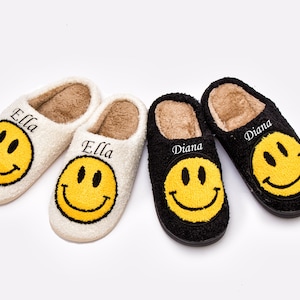 Smile emoji slippers, Smile face slippers, Bridesmaids Smile slippers, slippers for Bachelorette party, Custom Smile slippers, Bachelorette