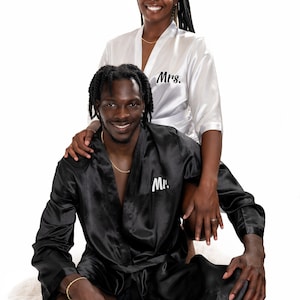 Groom and Bride Satin Custom Robes, Personalized Robe, Mr and Mrs Robes, Wedding gift, Honeymoon robes, Gift for him/her, Custom robes-satin