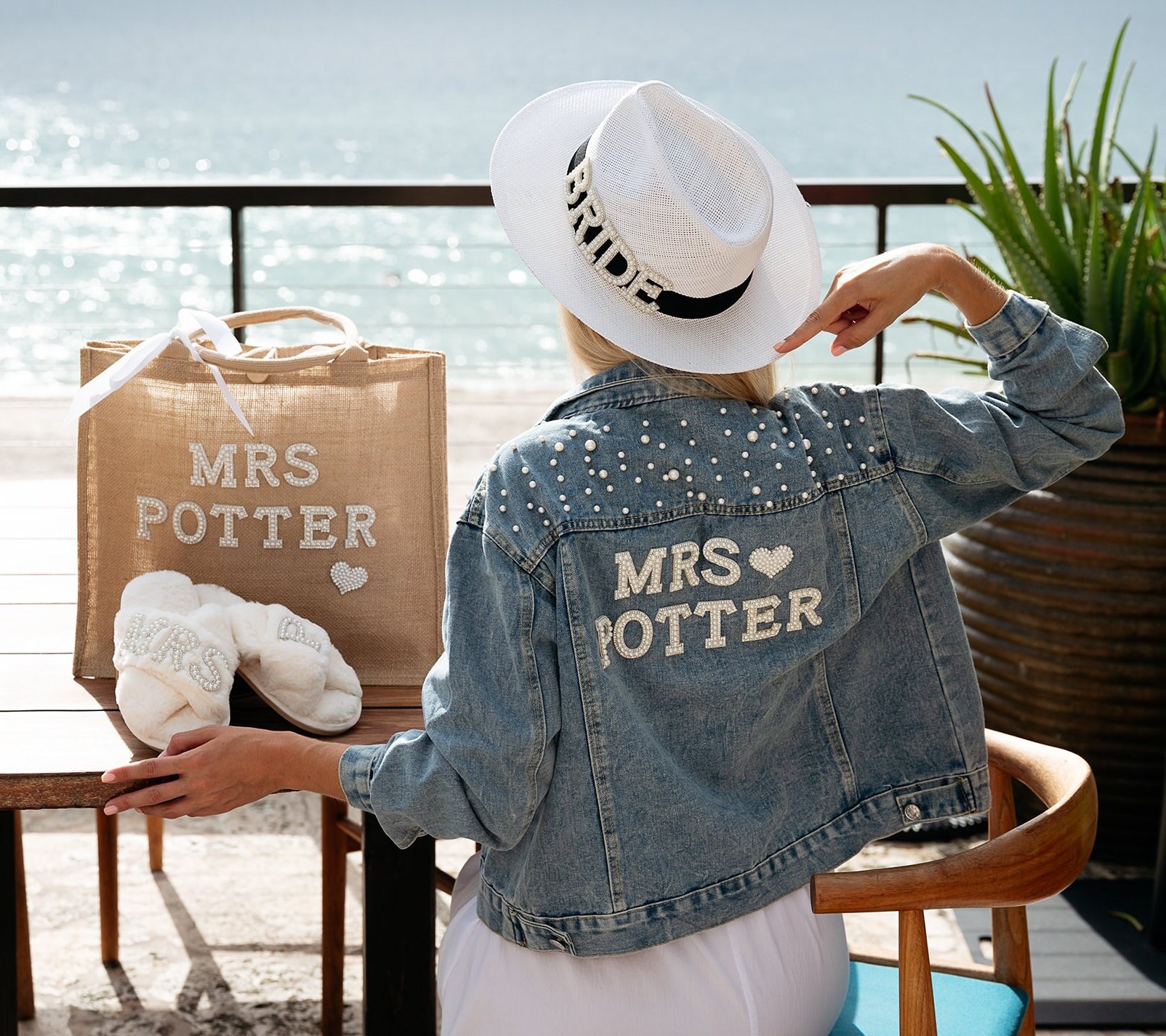Custom Bride Cowboy Hat: Pearl Letter Bridal Shower Gift  display picture 1