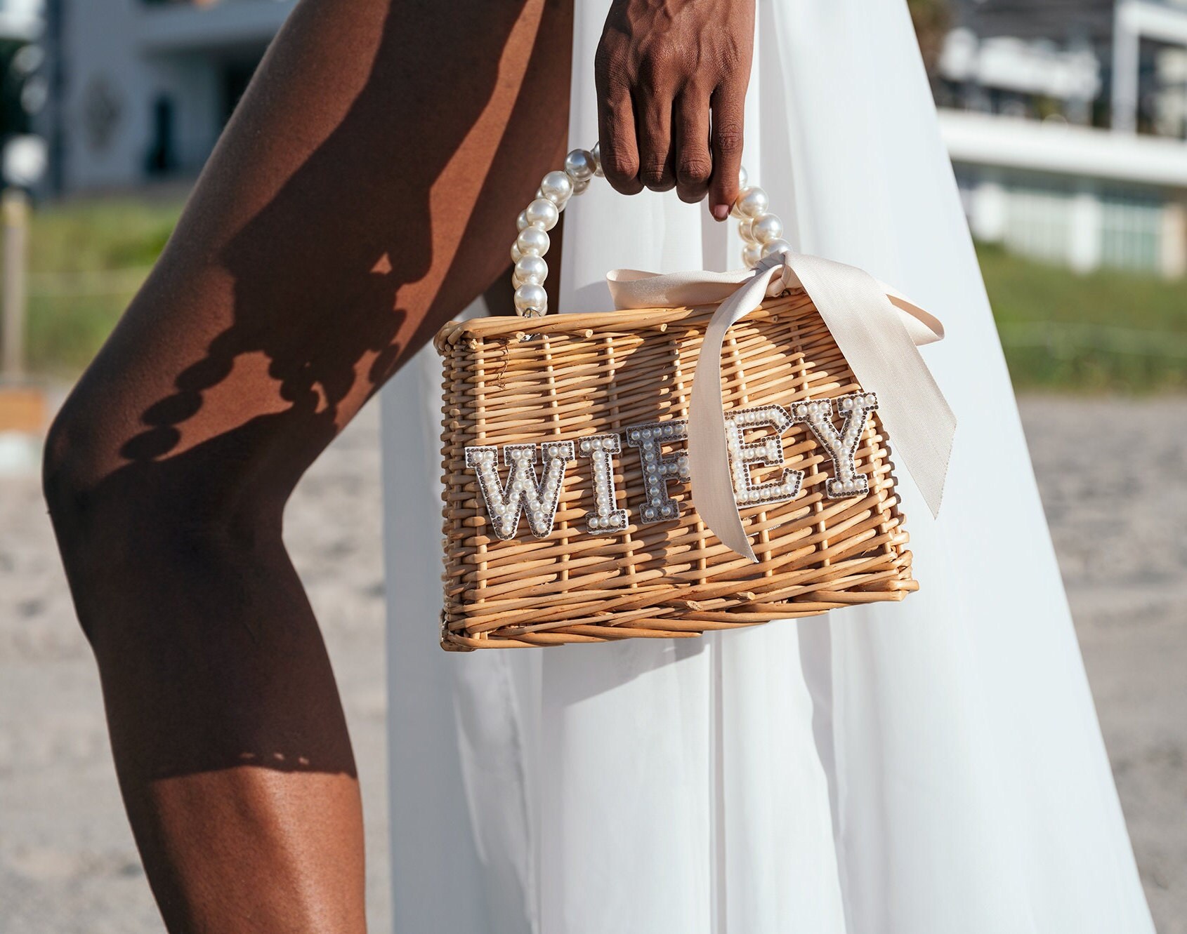 Bride Straw Bag with Bridal Accents Bride/mrs Straw Bag Perfect for the New Bride on Her  main image 3