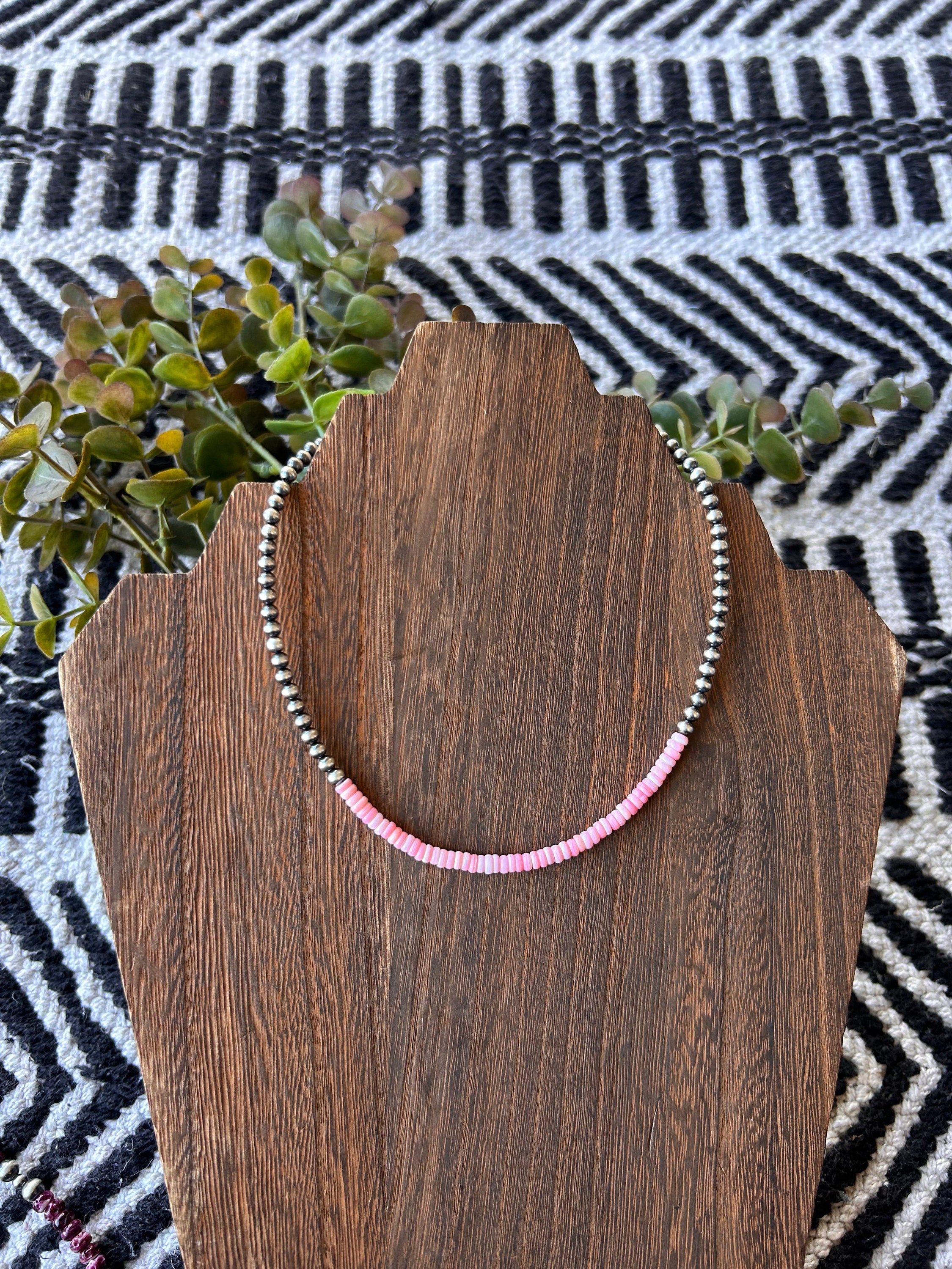 Pink Conch Sterling Silver Navajo Pearl Style Choker: Western 