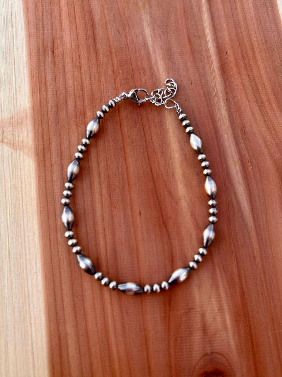 Sterling Silver Navajo Style Pearl Bracelet With Torpedo Shaped