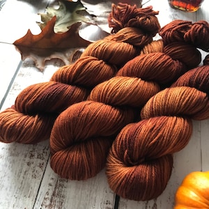 MAPLE SYRUP DK 100% Superwash Merino