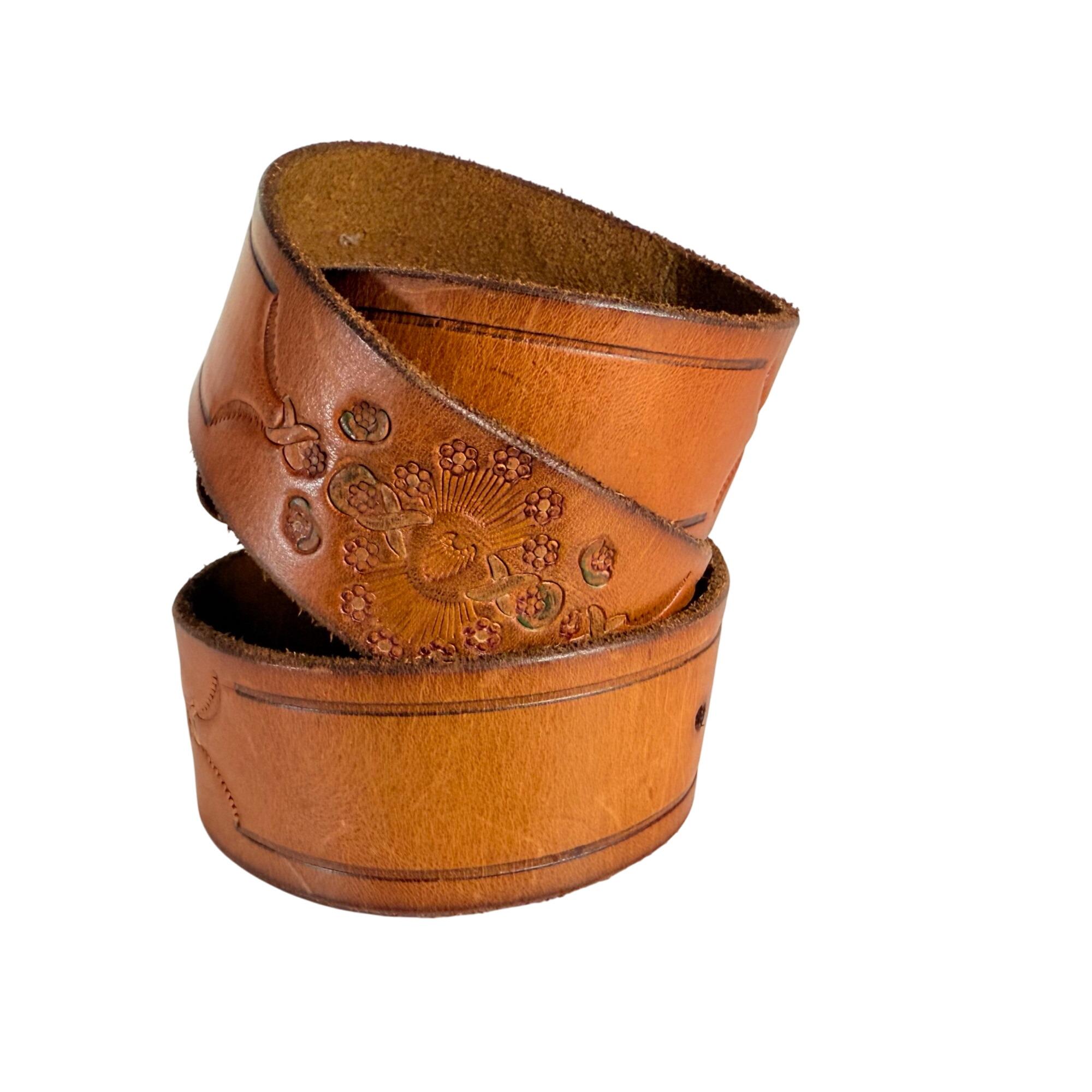 Old Navy Leather Belt Size S Floral Brass Buckle Cognac Brown Embossed VTG Y2K Old Navy Leather Belt Size S Floral Brass Buckle Cognac  main image 2