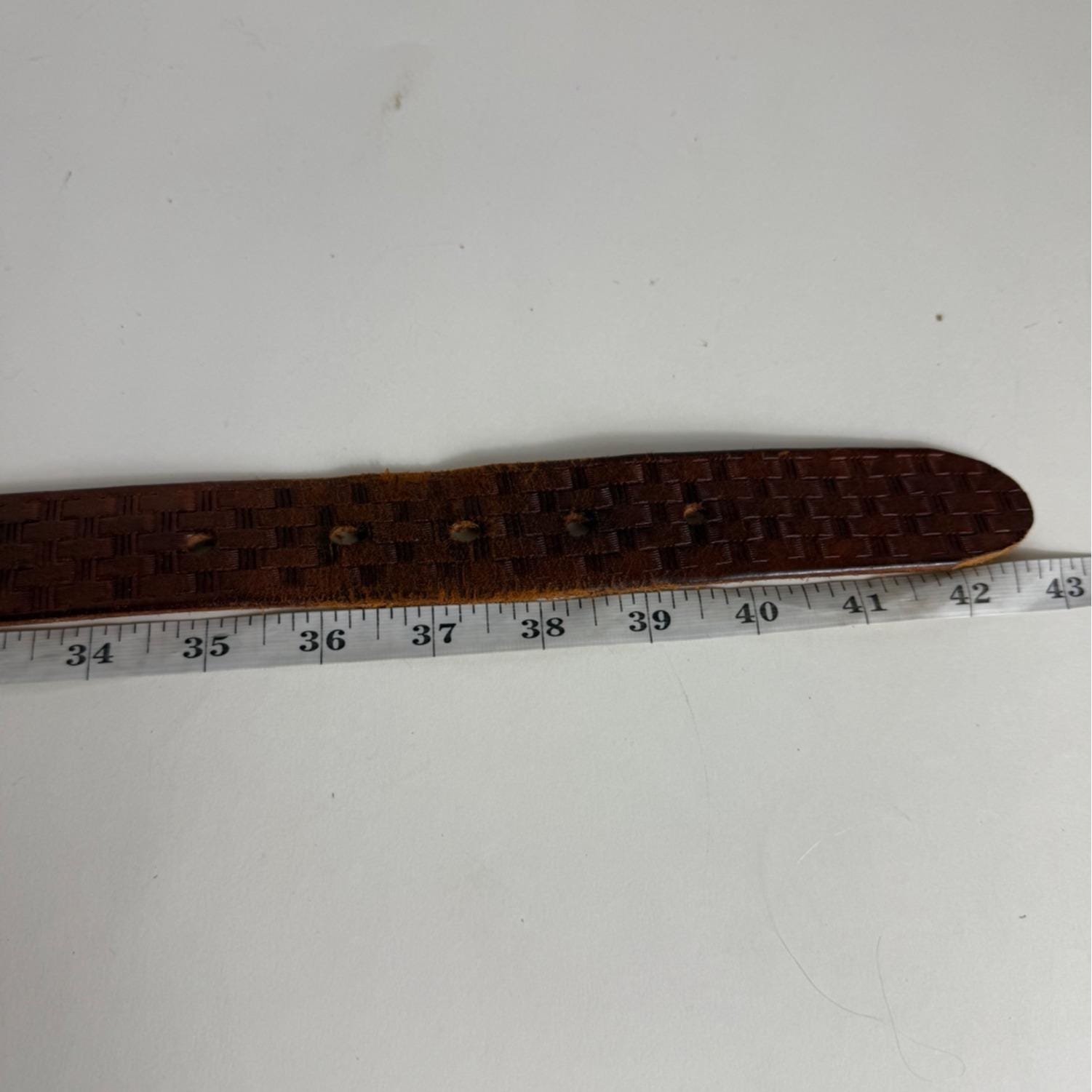 Rugged Basket Weave Embossed Leather Belt Womens Size XL  display picture 2