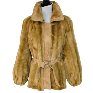 Vintage jaren 1960 dames nepbontjas maat M Made in England met ceintuur suède panelen Trim Adolph Schuman voor Lilli Ann Mob vrouw stijl winter
