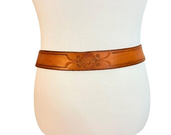 Old Navy Leather Belt Size S Floral Brass Buckle Cognac Brown Embossed VTG Y2K Old Navy Leather Belt Size S Floral Brass Buckle Cognac  main image 4