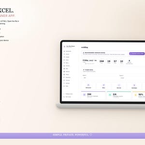 K&ouml;nnte beinhalten: Ein Laptop-Bildschirm zeigt eine Benutzeroberfl&auml;che einer Hochzeitsplanungs-App. Die App mit dem Titel "NOT EXCEL" hat ein modernes Design mit einem lila und wei&szlig;en Farbschema. Text auf dem Bildschirm enth&auml;lt Planungsdetails und App-Funktionen. Das Bild zeigt auch dekorative rosa Beeren.