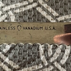 Vintage Flint Vanadium Arrowhead Serrated Knife image 3